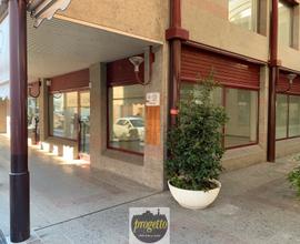 MONFALCONE Centralissimo negozio con ampie vetrine