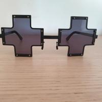 Occhiali da sole a croce