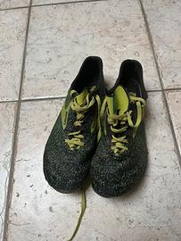 Scarpe atletica chiodate Brooks