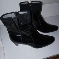 Stivaletti lucidi donna