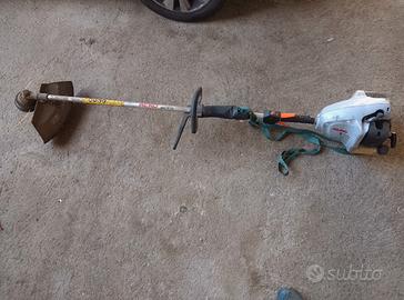 Decespugliatore a motore