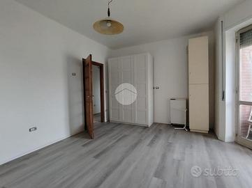 3 LOCALI A NAPOLI