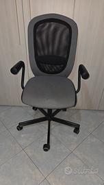 Sedia da Ufficio con braccioli.