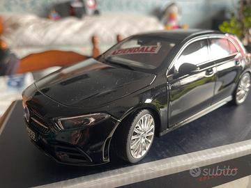 Modellino classe a norev 1/18