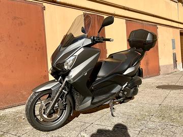 Yamaha X-max 250