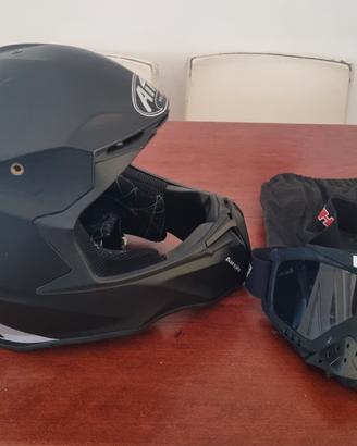 casco nero moto integrale airoh 