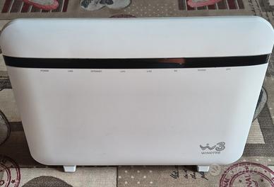 Router + modem fibra ottica Zyxel - Wind3 HUB