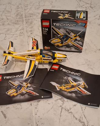 LEGO Technic 42044 - Jet acrobatico