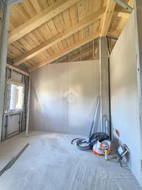 VILLA A SCHIERA CENTRALE A TREVISO