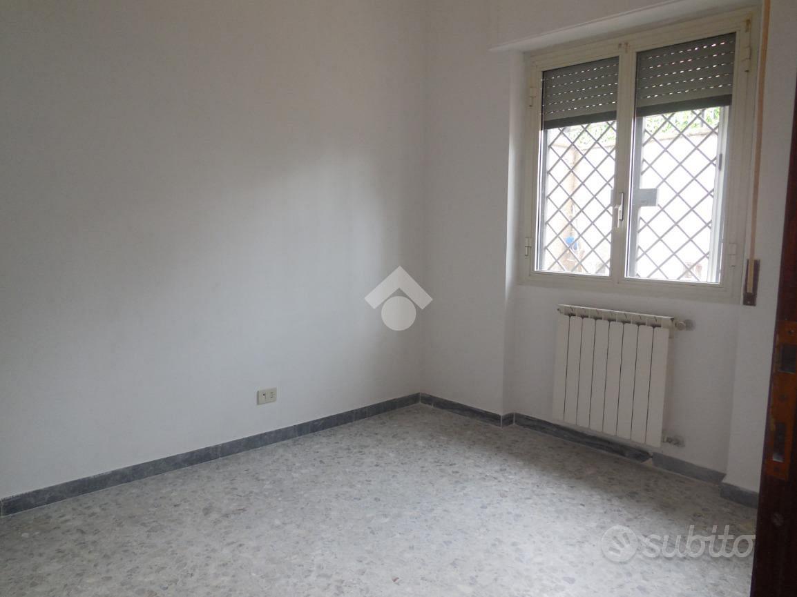 3 LOCALI A OLEVANO ROMANO - Vista 2