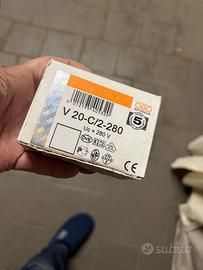 surge protector due diversi