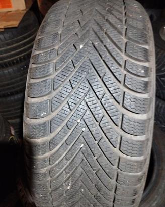 Pneumatici invernali Pirelli 225/40/18 92 v