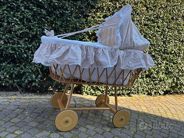 Culla in vimini vintage