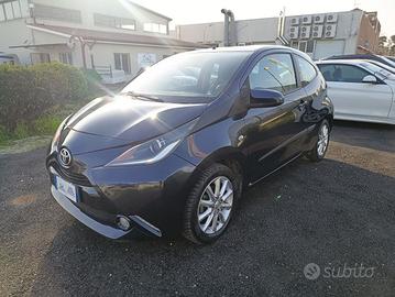 Toyota Aygo I 2012 Aygo 1.0 Lounge connect 3p my14