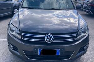 Volkswagen Tiguan - 4 motion