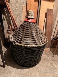 Damigiane e bottiglioni