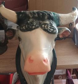 Campana di Agnone e toro.in gesso