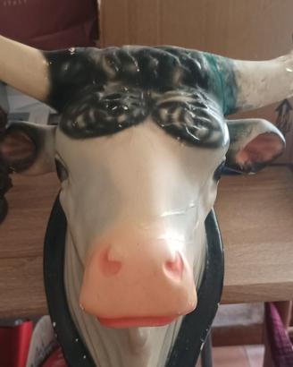 Campana di Agnone e toro.in gesso