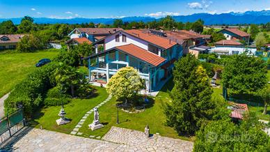 CASA SEMINDIPENDENTE A LEINÌ