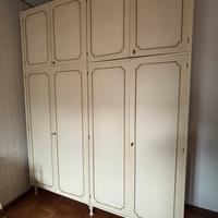 Armadio in legno 8 ante