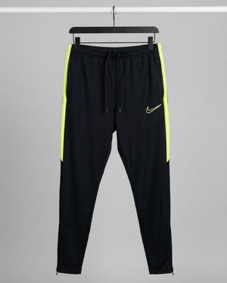 Pantaloni nike