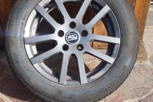 Cerchi in lega con pneumatici lamellari 205/60/16