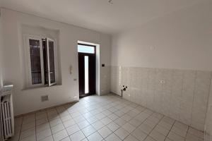 Da PRIVATO A LIVRAGA TRILOCALE 100MQ