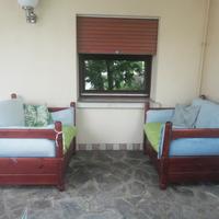 due poltrone in legno esterno/interno 