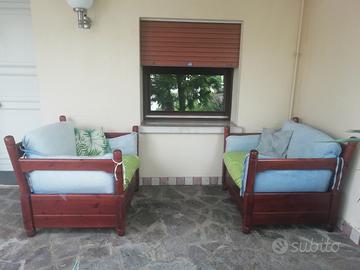 due poltrone in legno esterno/interno 