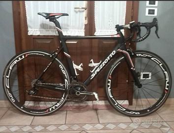 Bici da corsa, strada