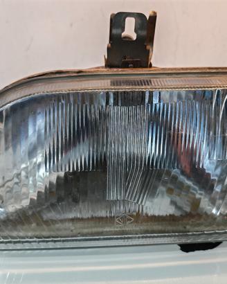 Faro Anteriore Sinistro VIC 762  Fiesta\Courier