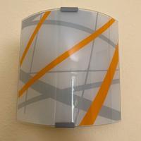 Lampada da parete in vetro