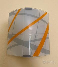 Lampada da parete in vetro