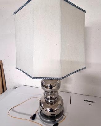 Lampada da tavolo vintage cromata con paralume