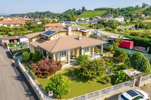 Villa di 400 m² con più di 5 locali e box auto dop