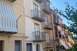 Palazzina indipendente doppio ingresso