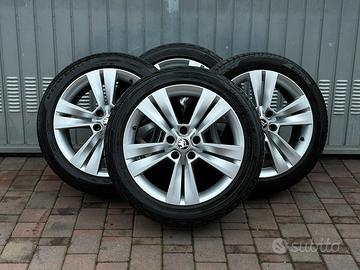 Cerchi in lega R18 + pneumatici