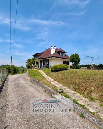 Villa di 341 m² con più di 5 locali e box auto dop