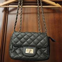 Borsa nera trapuntata