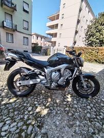 Yamaha FZ6 600 anno 2004