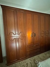 Armadio e comò in legno