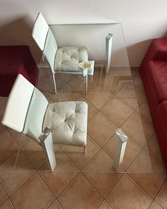 tavolo in vetro con 4 sedie