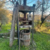 Torchio per vino antico