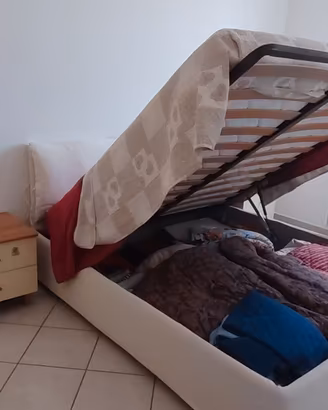 armadio, cassettiera, letto matrimoniale 