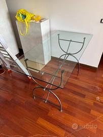 Tavolo da pranzo in vetro