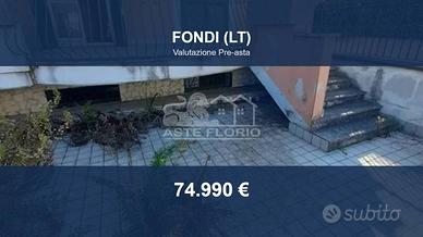 Immobile in asta di 97 m² con box auto a Fondi