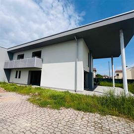 Mira villa a schiera di testa