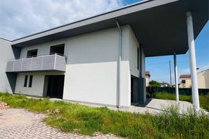 Mira villa a schiera di testa