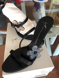 Sandalo raso nero giuseppe zanotti