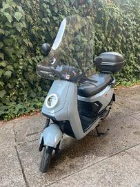 Scooter elettrico NIU